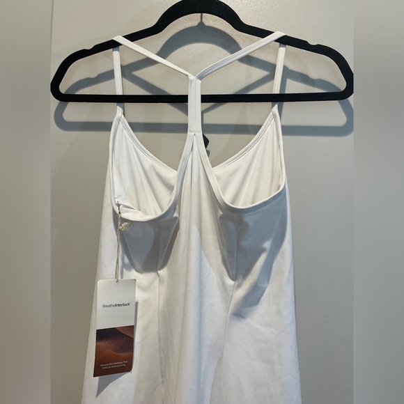 Vuori White Tennis Dress w/ Built-In Shorts Size Medium - Picture 8 of 9